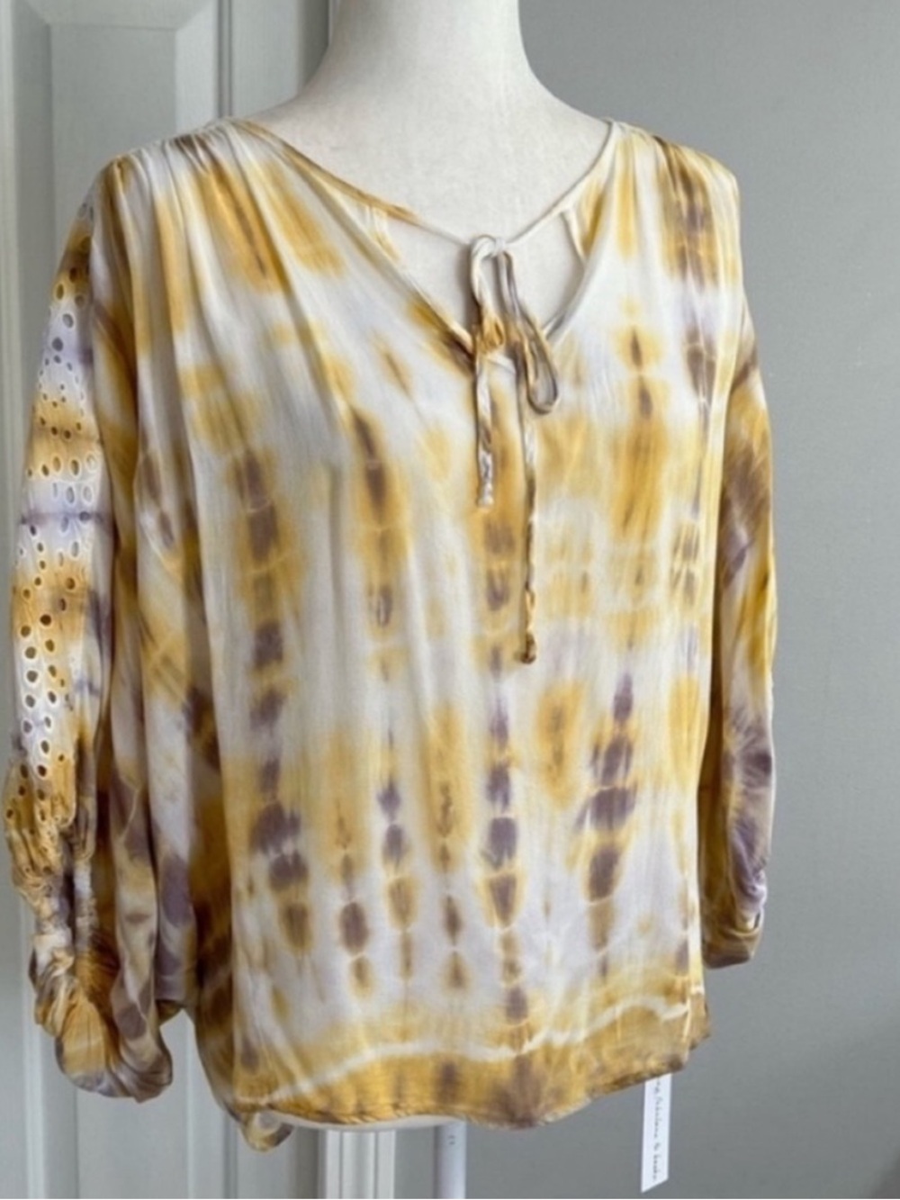Young Fabulous & Broke Yellow
Multi Top Size XS
